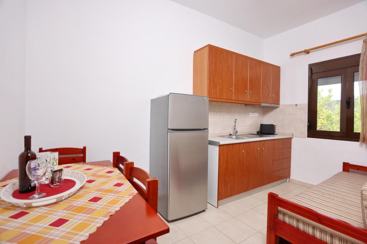 Peristeridi Apartments Полихроно Екстериор снимка